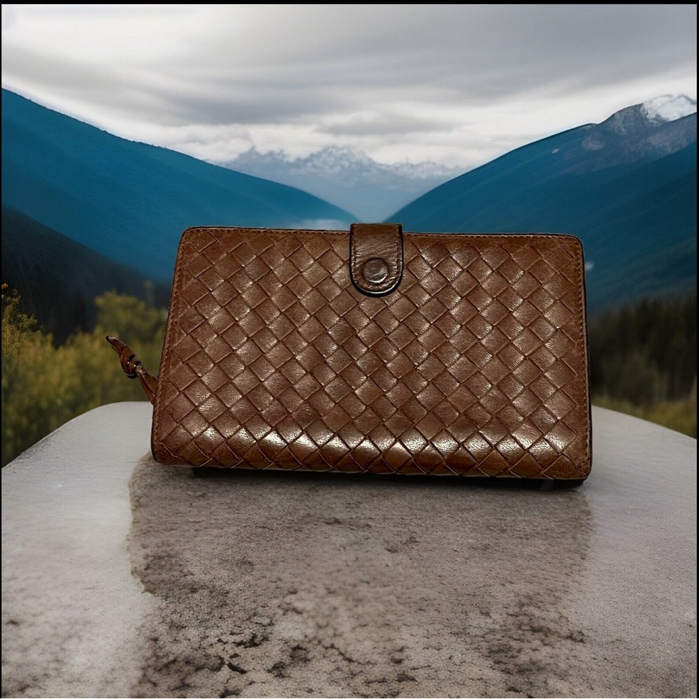 EUC Bottega Brown Long Wallet.